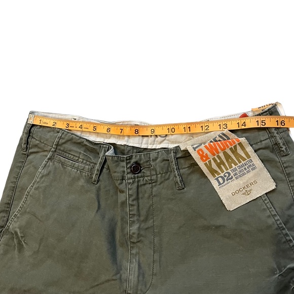 NWT Dockers D2 Straight Fit Khaki, W33/L30 - Picture 7 of 10